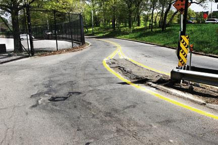Gateway to Bronx Zoo cries for repair