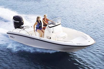SUNY Maritime College offers safe powerboat handling course