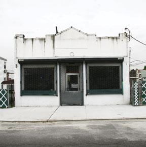 CB 10 opposes liquor store for Ampere Avenue