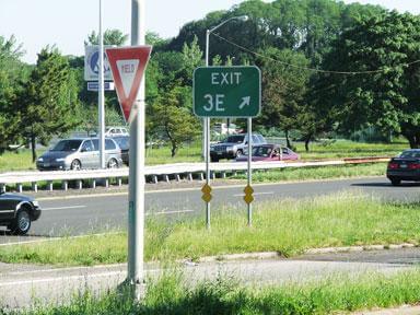 Klein asks review of Hutch off-ramp signage