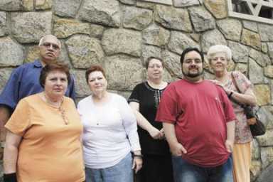 Pel. Pkwy. S. association names new officers, plans future