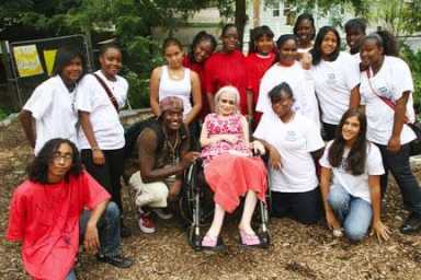 Despite all odds, Bronx woman establishes outdoor oasis
