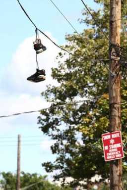 Sneaker removal cleans up local Morris Park streets