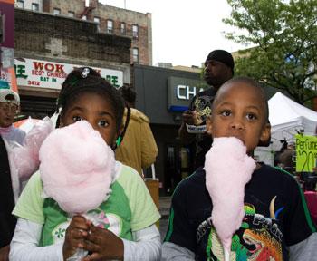 Jerome-Gun Hill BID holds street fair featuring food, sales,music