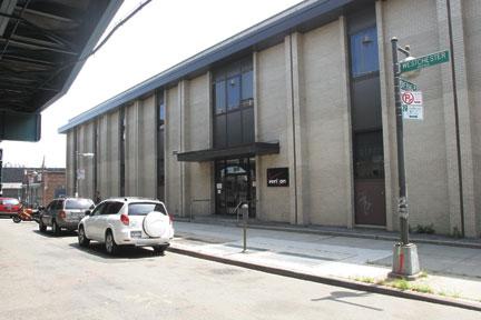 Simone in contract for Verizon building