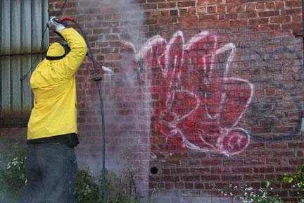Graffiti cleanup makes Westchester Square shine