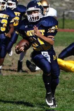 Big play, defense, lead Mount to the top