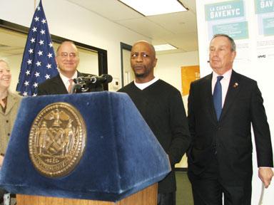 Mayor, DCA launch $aveNYC savings program