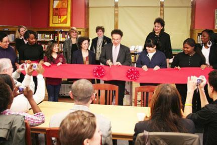 Vacca cuts ribbon on Columbus Campus Library