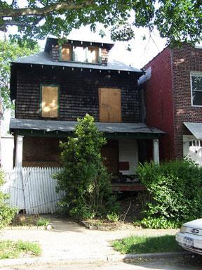 CB 11 takes action on derelict Pierce Ave.  home
