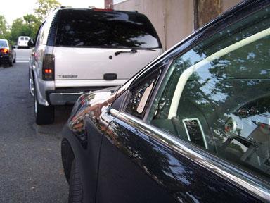Vandals swipe car mirrors in Pelham Gardens
