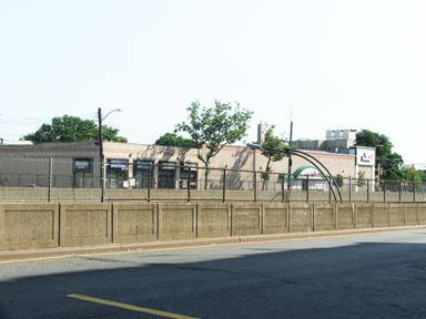 Vacant stores on the rise in Throggs Neck