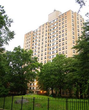 Tenants demand new elevators