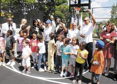 Knicks superstar on hand to unveil Sedgwick Playround