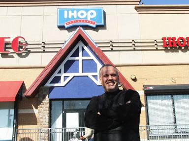 Newest IHOP to celebrate grand opening
