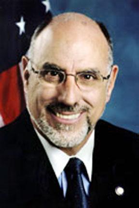 Benedetto urges fiscal solutions at conference
