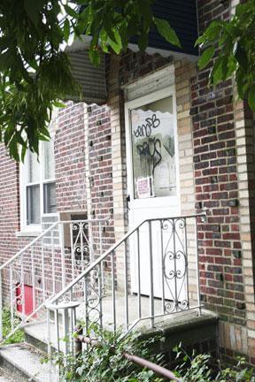 Neighbors demand seal-up