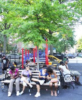 Neighbors on new playground: it’s unsafe