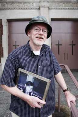 Vietnam vet returns to help street kids