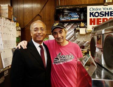 Mayoral candidate, Thompson, stumps on Broadway