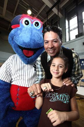 Former Yankee bat boy, author visits P.S. 304