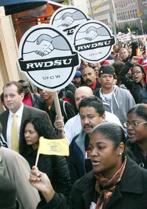 1,000 rally for Armory living wage