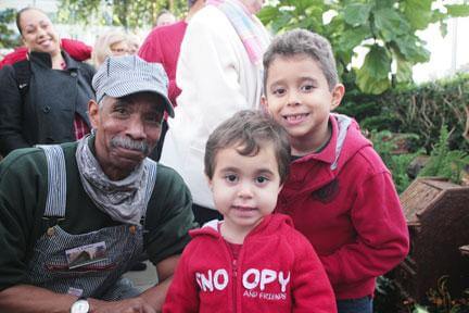 NYBG Holiday Train Show opens