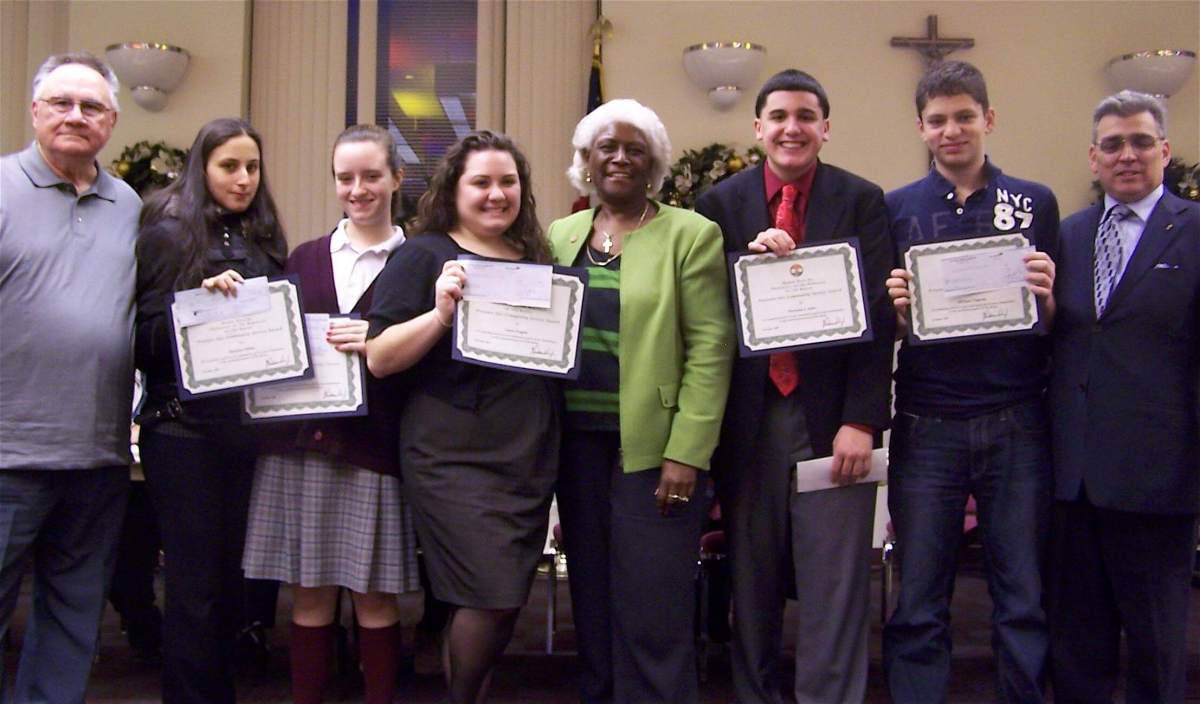 CB11 students earn leadership awards