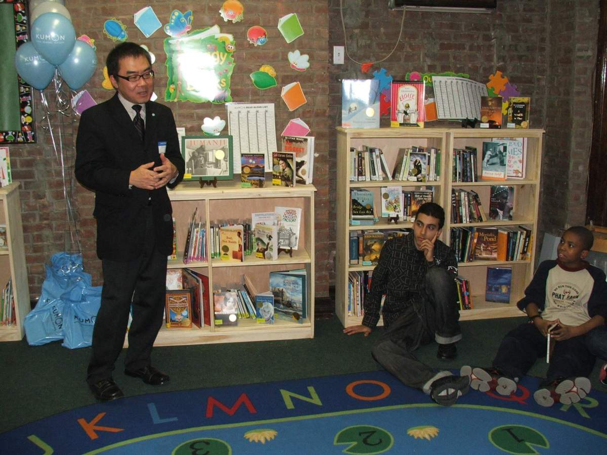 Kumon donates library to homeless shelter