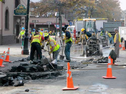 Morris Park water main bursts, leaves over 260 consumers without water