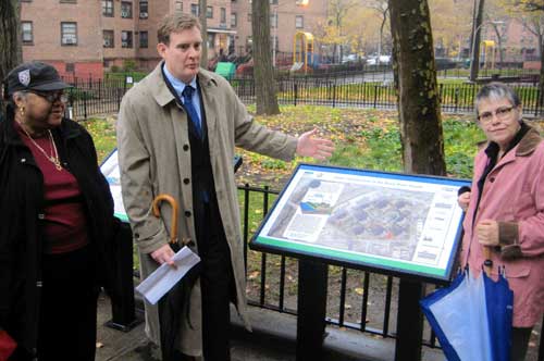 47_green_2011_11_24_bx_z