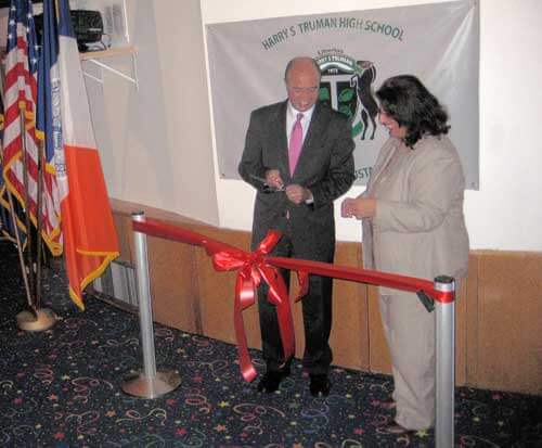 Truman High School Celebrates Reopening of Planetarium