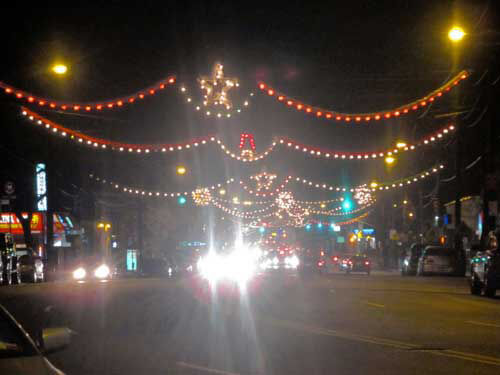Throggs Neck holiday lights not duplicated in Morris Park