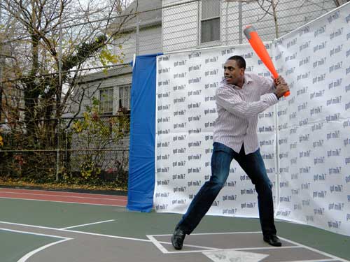 Yankees Curtis Granderson visits P.S. 19’s new playground
