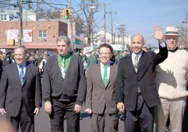 Shamrocks line avenue for parade