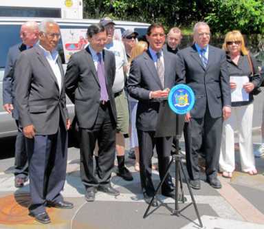 Weekend van service for Bx34 route in Woodlawn