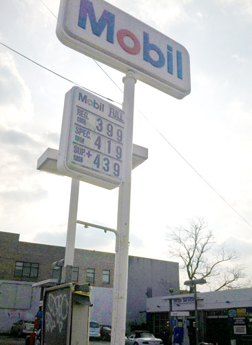 AG: Price-gouging at Throggs Neck gas station at gas station