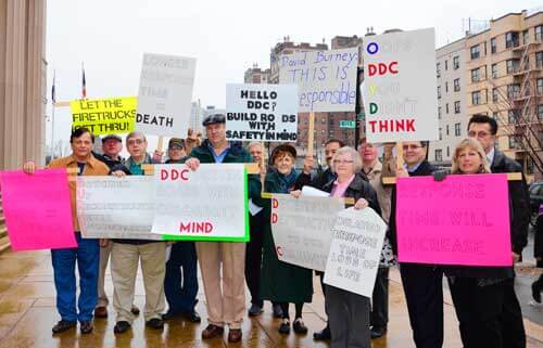 Rally against dangerous Pelham Parkway sidewalk