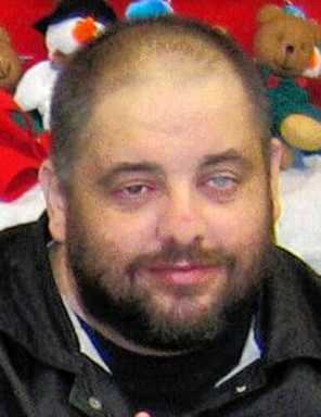 Veteran auxiliary cop dies at 46