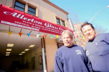 Longtime Allerton shop a glass act