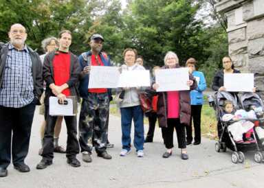 Bx Pk East: We need a stop light!