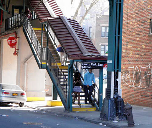 Rash of robberies at Bronx Park East station