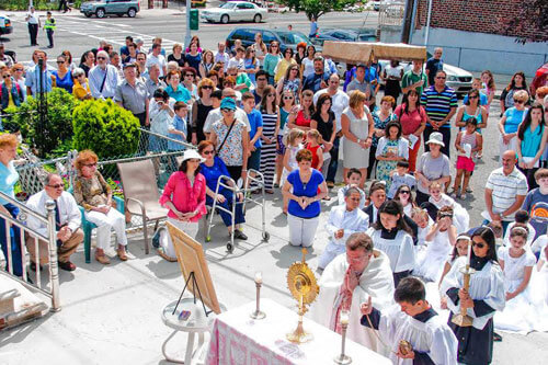 Procession celebrates the Feast of Corpus Christi|Procession celebrates the Feast of Corpus Christi