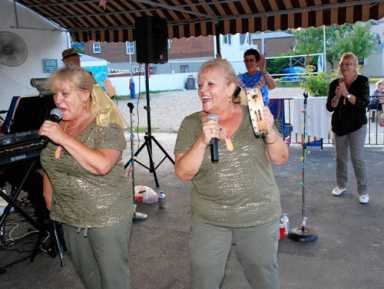 Oldie-but-Goldies hit the beach|Oldie-but-Goldies hit the beach