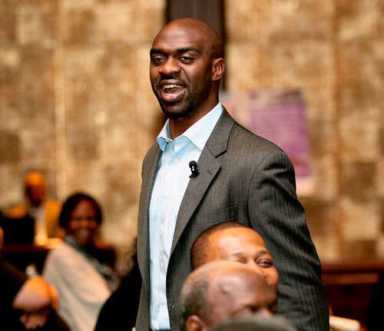 Obama aide ‘Bronx’ enough to stay in race