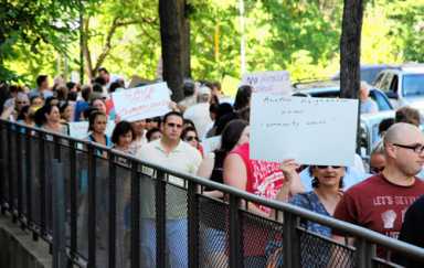 Pelham Bay community opposes housing plan for Pelham Grand by group working with people with HIV|Pelham Bay community opposes housing plan for Pelham Grand by group working with people with HIV