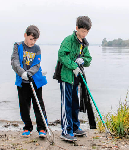 Volunteers picked up debris from the Thomas Pell Wildlife Sanctuary|Volunteers picked up debris from the Thomas Pell Wildlife Sanctuary|Volunteers picked up debris from the Thomas Pell Wildlife Sanctuary
