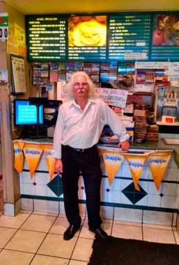 Bagel Cafe in Bay Plaza closes