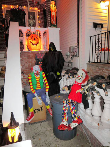 Wellman Avenue homeowner creates ghoulish haunted house