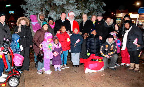 Assemblyman Mark Gjonaj holds Christmas Tree Lighting at Allerton Avenue and Boston Road